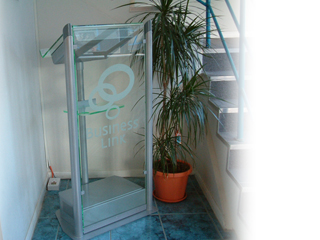 The Lectern Glass kiosk is an excellent presentation point kiosk. The units flexibility and fully open architecture make it a perfect solution for presentations and speeches, providing your speaker with many easy to access features